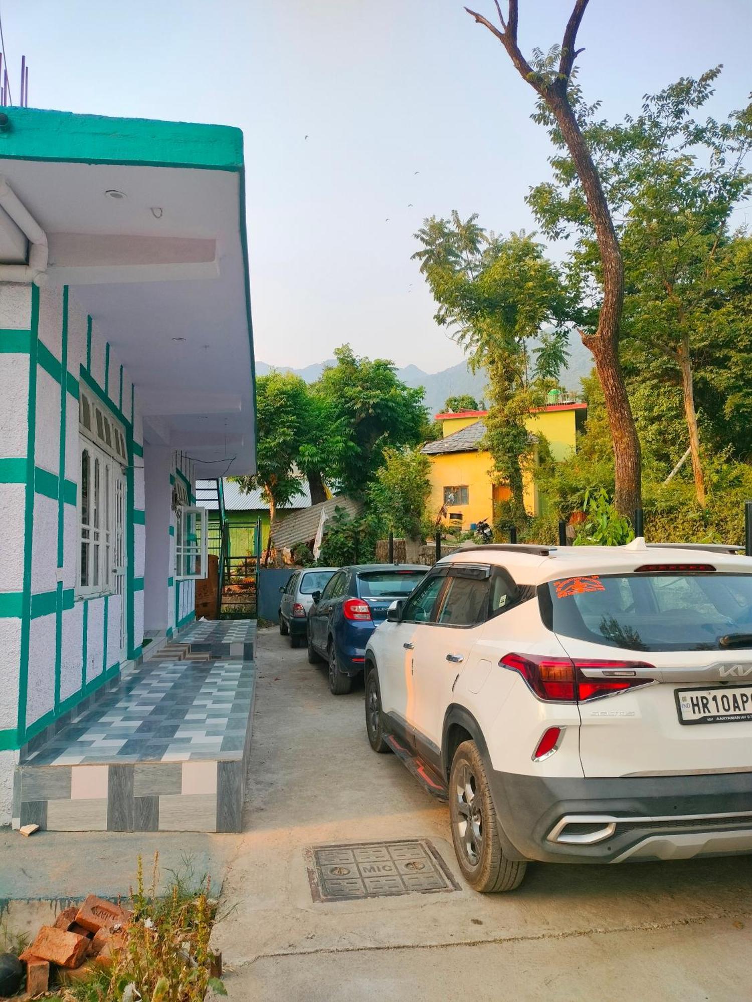 Baseraa Bir - 4Bhk Home Exteriör bild